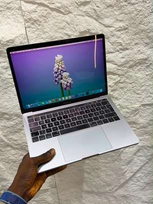 MacBook Pro 13 2017 image 5