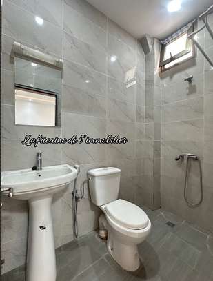 À louer –  appartement F4 au sur la corniche des Mamelles image 10