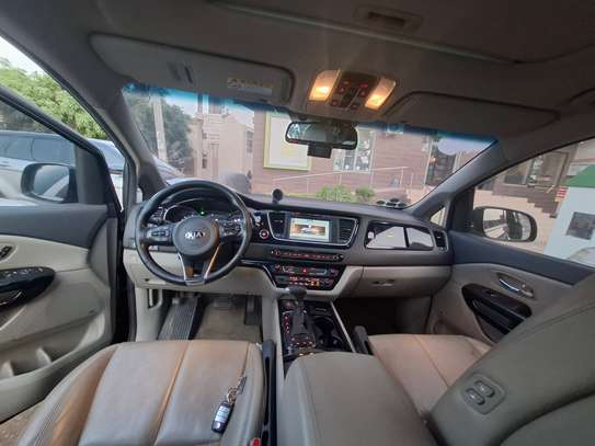 Kia Carnival 9 places image 5
