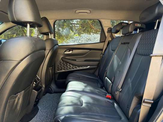 Hyundai santafe diesel image 4