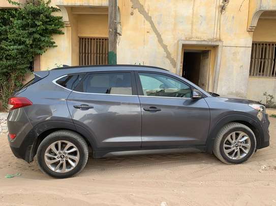HYUNDAI TUCSON 2017 image 8