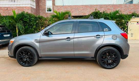 Mitsubishi outlander image 3