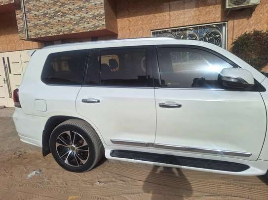 Location VIP : Toyota Land Cruiser V8 VXR 2022 image 5