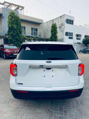 ford explorer image 4