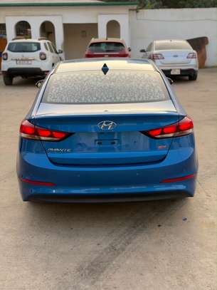 Hyundai AVANTE 2017 image 12