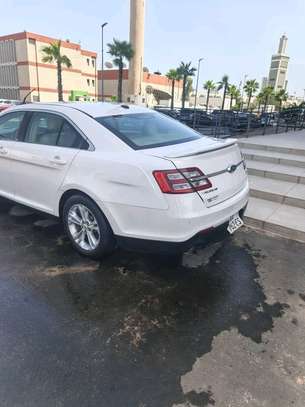 Ford Taurus 2017 image 3