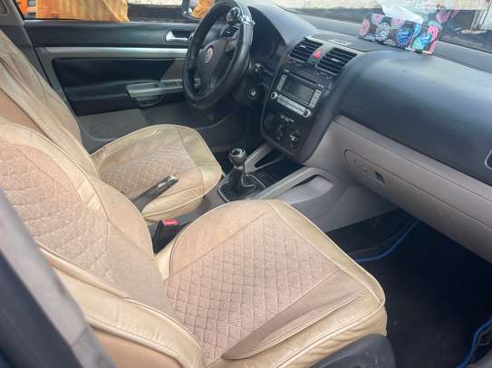 Volkswagen Jetta essence 2010 image 8