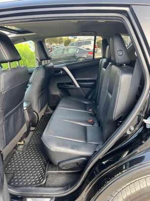 Toyota Rav4 2018 limited image 9