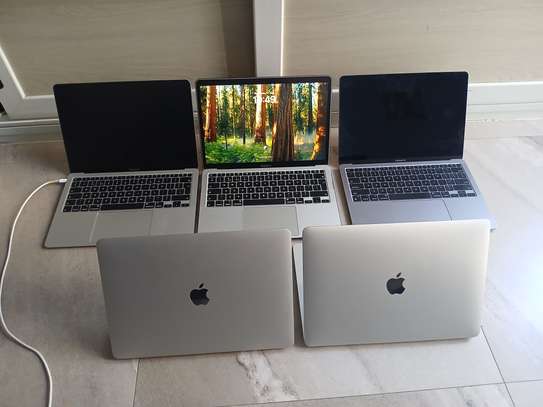 Macbook Air 2020 image 2