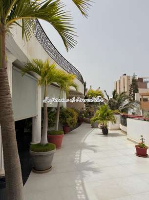 Villa R+2 avec jardin à louer aux almadies image 6