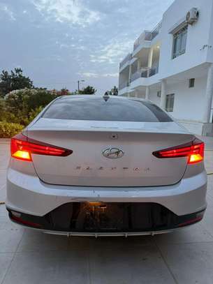 HYUNDAI ELANTRA 2019 image 10