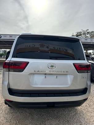Toyota land cruiser VX image 5