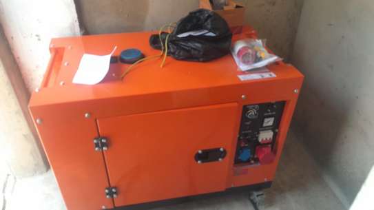 Perkins 8 kva diesel image 2