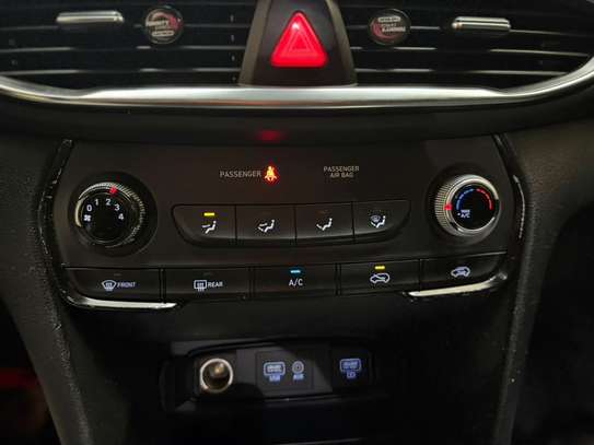Hyundai santafe 2019 image 4