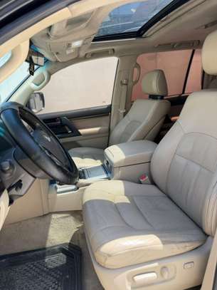 Toyota Land Cruiser V8 - Année *2021* - image 8