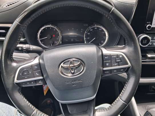 Toyota Highlander 2024 noir SUV 7 places image 8