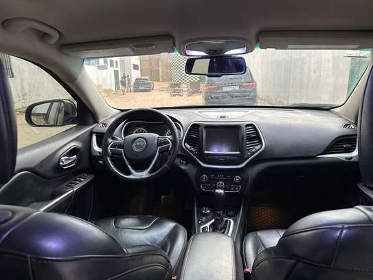 Jeep cherockee trailhawk image 6