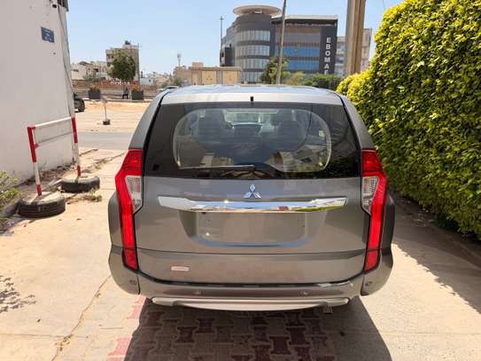 Mitsubishi pajero _2019 image 4