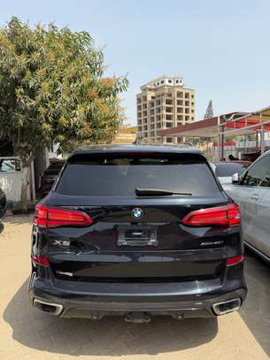 Bmw x5 xdrive 40i pack M image 2