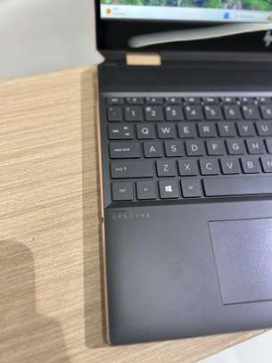 HP Spectre 15-I7 8e|16GB RAM|512|NVidia RTX MX150 de 2Gb image 3