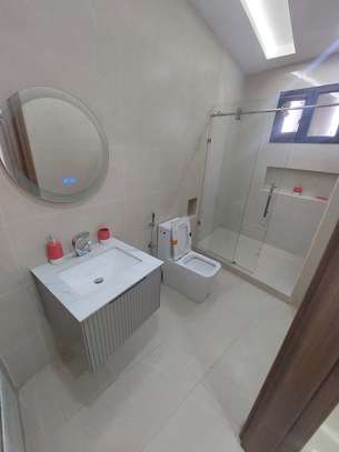 Location non meublé - 4 chambres salon Yoff - 300m2 image 10