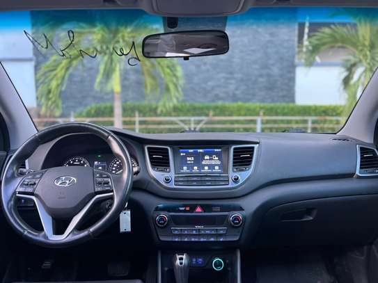 HYUNDAI TUCSON 2018 FULL OPTION image 7