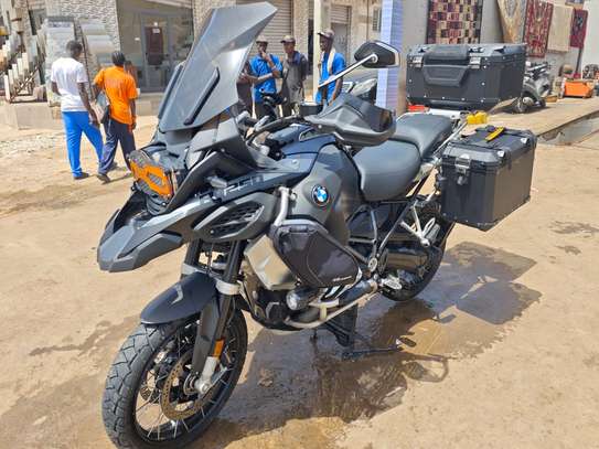 BMW GS 1250 ADVENTURE TRIPLE BLACK 2024 image 4