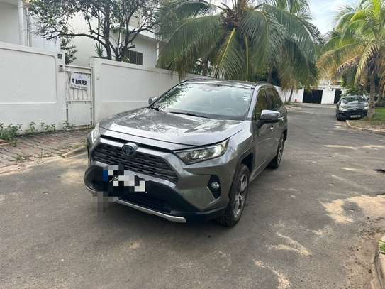 Toyota RAV4 2020 SUV image 2