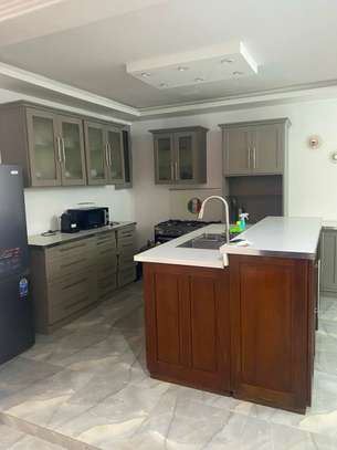Appartement à vendre à la Cité Mbackiyou Faye Mamelles image 5