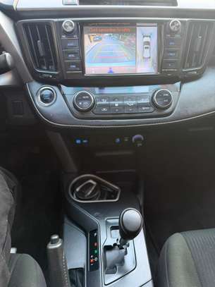 TOYOTA RAV4 image 6