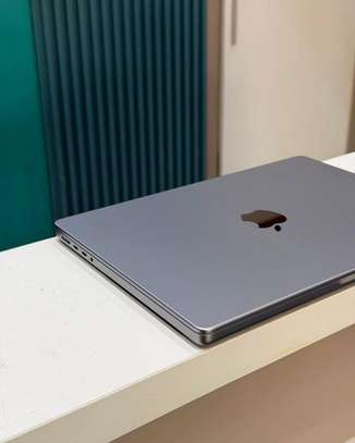MacBook Pro 14 M1 Max 32Go RAM 1To SSD (2021) image 7