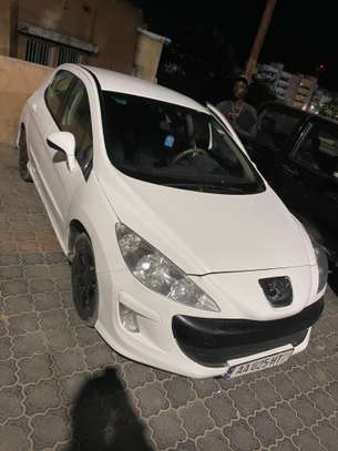 Peugeot 308 2013 manual-shift image 2