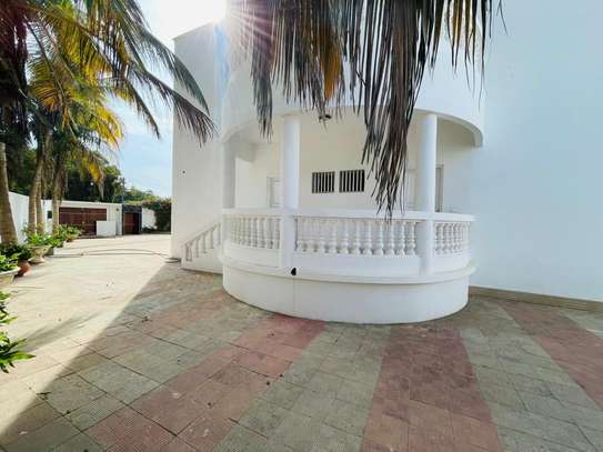 Villa aux Almadies idéal pour Ambassade image 4