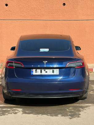 Tesla model 3 image 9