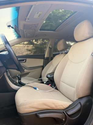 Hyundai Elantra image 3