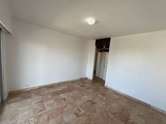 Appartement F4 à louer au plateau image 10