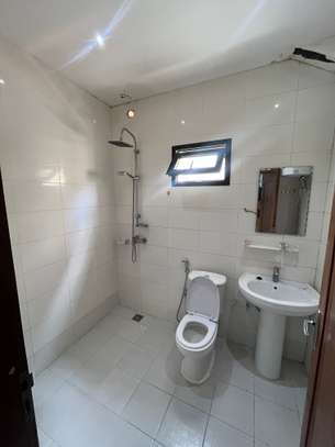 Grand appartement F4 à Ouakam mon prix image 4