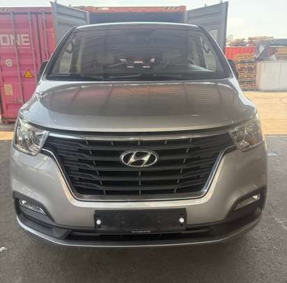 Hyundai Starex 2019 VIP 9 places image 8