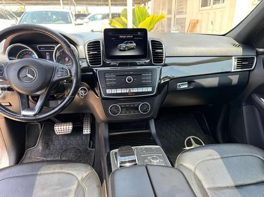 Mercedes Benz GLE 400 image 11