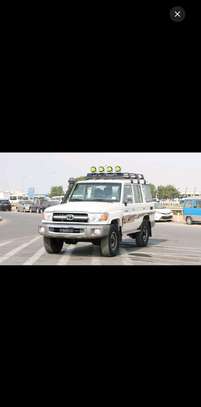 Toyota land cruiser 70 séries 2018 image 2