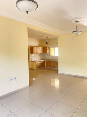 APPARTEMENT F4 A LOUER A DIAMNIADIO image 2