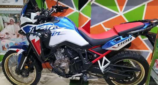 A vendre Honda Africa Twin 1100cm3  manuel image 2