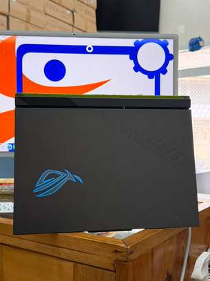 ASUS ROG Strix G16 (RTX 4060, 32Go, 1To) image 2