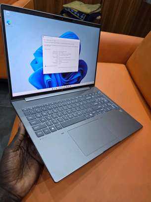 HP  Zbook power G11 image 4