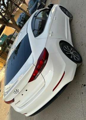 Huyndai Elantra 2017 image 4