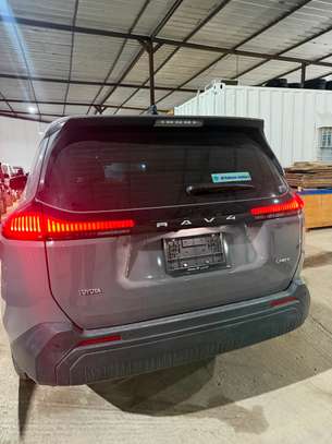 Toyota Rav4 image 12