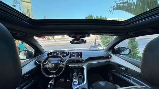 Peugeot 3008 GT 2019 image 10