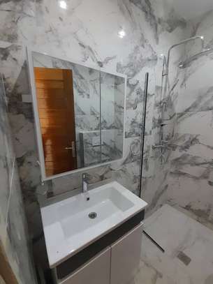Appartement F4 à louer aux Mamelles cité Mbackiyou Faye image 3
