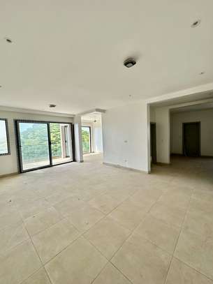 Magnifique F4 à Vendre à la Corniche des Mamelles image 10