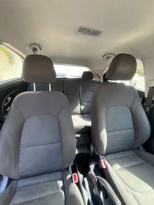 Kia Rio image 7
